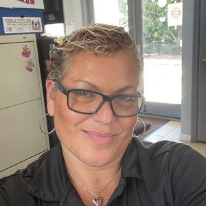 Meet your Posher, Debbie